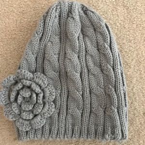Gray knit beanie with flower